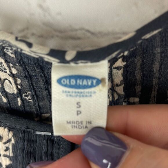 Old Navy Sheer Layering Blouse Size Small - Picture 2 of 6